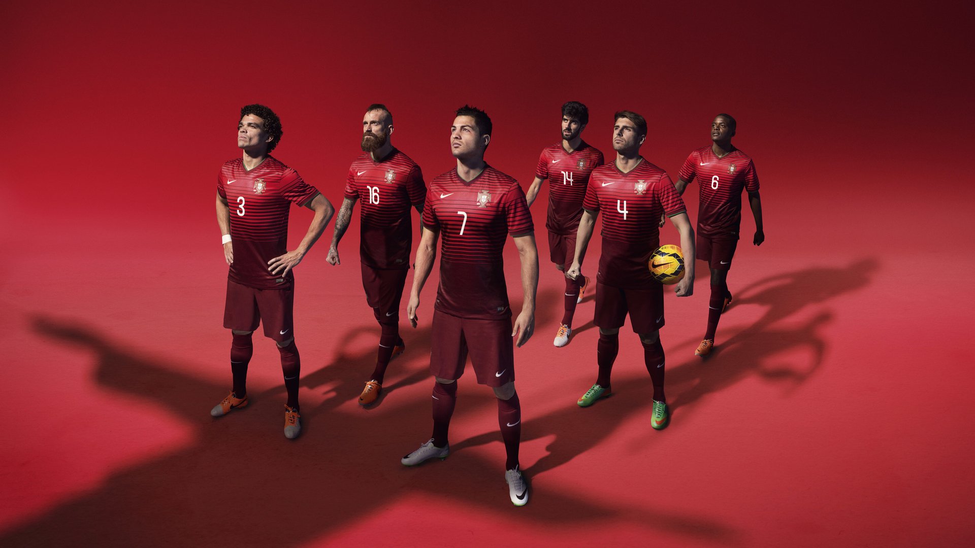 呼啸子弹与装甲洪流,莫兰特的孤勇,映照雄鹿的碾压之势