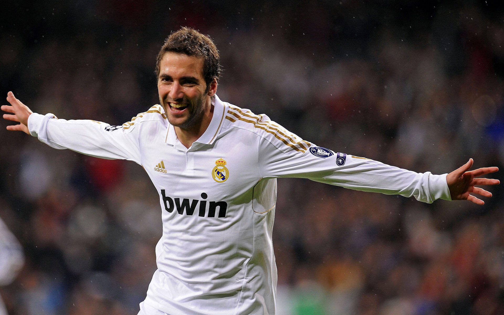 足球场与赛车场的双重奏，西班牙闪电战背后的战术密码，如何映射基米希的F1统治力？